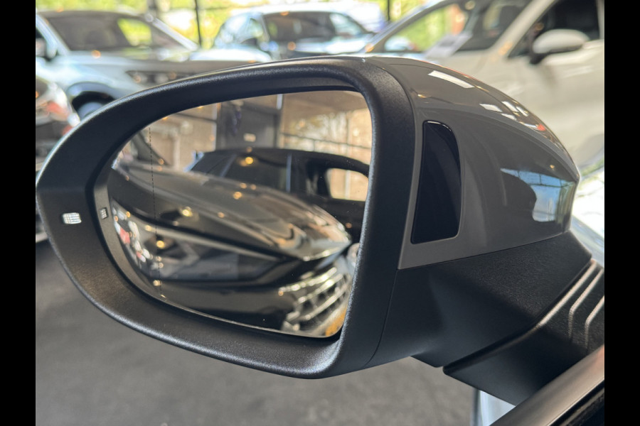 Volkswagen Golf 1.5 eTSI DSG LIFE BUSINESS CAMERA/ACC/CARPLAY/SFEERVERL.