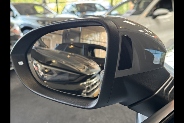 Volkswagen Golf 1.5 eTSI DSG LIFE BUSINESS CAMERA/ACC/CARPLAY/SFEERVERL.