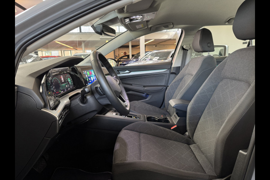 Volkswagen Golf 1.5 eTSI DSG LIFE BUSINESS CAMERA/ACC/CARPLAY/SFEERVERL.