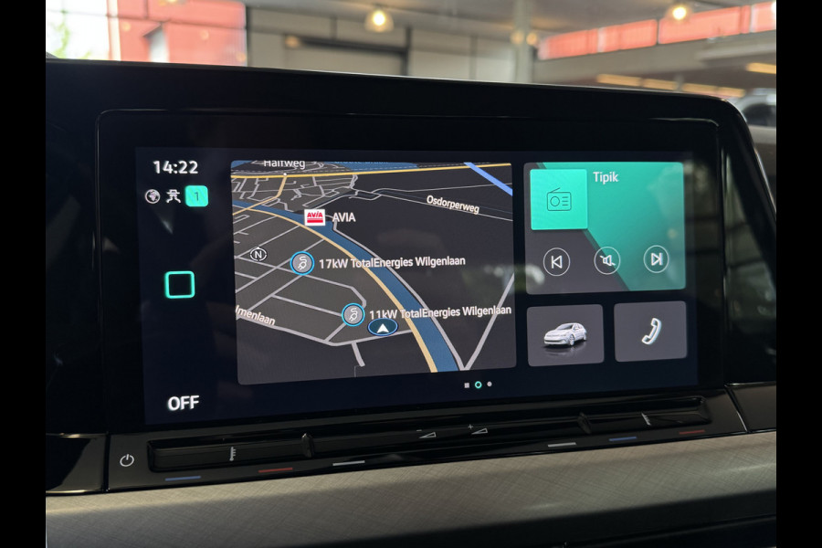 Volkswagen Golf 1.5 eTSI DSG LIFE BUSINESS CAMERA/ACC/CARPLAY/SFEERVERL.