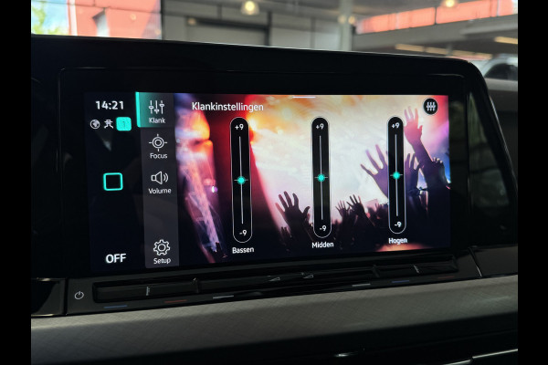 Volkswagen Golf 1.5 eTSI DSG LIFE BUSINESS CAMERA/ACC/CARPLAY/SFEERVERL.