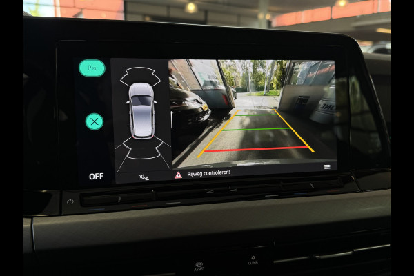 Volkswagen Golf 1.5 eTSI DSG LIFE BUSINESS CAMERA/ACC/CARPLAY/SFEERVERL.