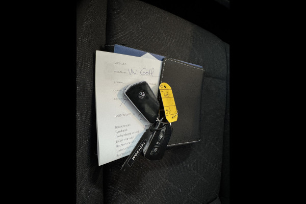 Volkswagen Golf 1.5 eTSI DSG LIFE BUSINESS CAMERA/ACC/CARPLAY/SFEERVERL.