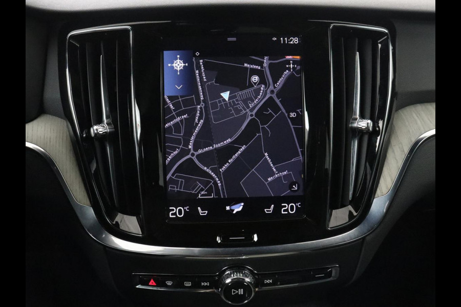 Volvo V60 2.0 T6 AWD Inscription | 310PK | Pano.dak | Trekhaak | Stuur/stoel verwarming | Head-up display | Adaptive Cruise control | Carplay | Memory | Harman Kardon |