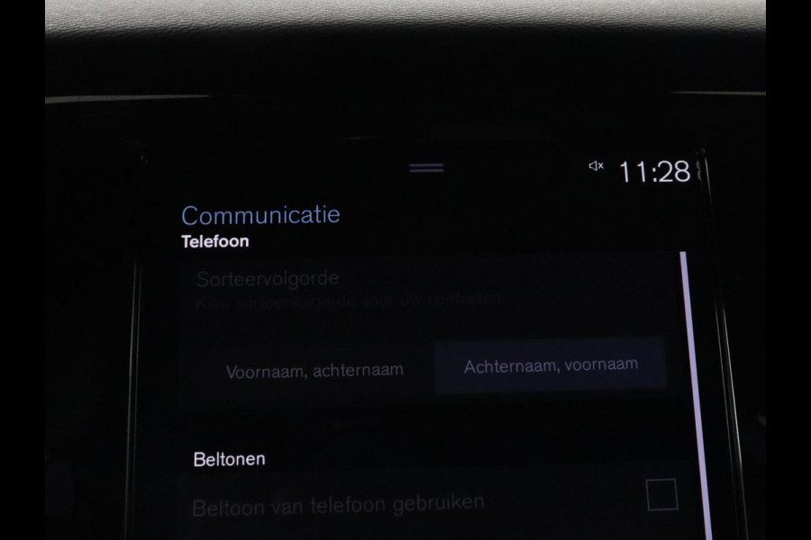 Volvo V60 2.0 T6 AWD Inscription | 310PK | Pano.dak | Trekhaak | Stuur/stoel verwarming | Head-up display | Adaptive Cruise control | Carplay | Memory | Harman Kardon |