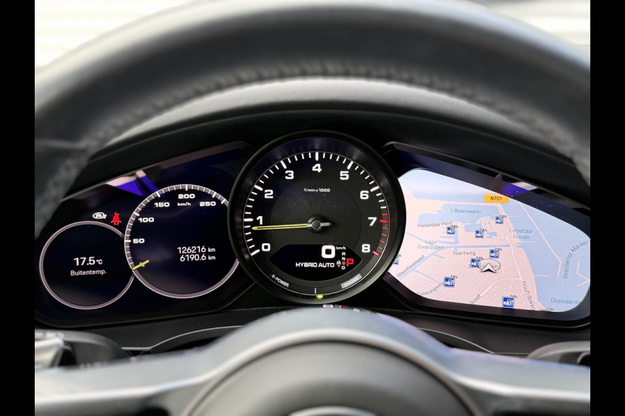 Porsche Cayenne Coupé 3.0 E-Hybrid Pano|Chrono|360 Camera|Bose|Leder|Navi|Trekhaak|Dealer Onderhouden|2e Eigenaar|APK tot 01-2028