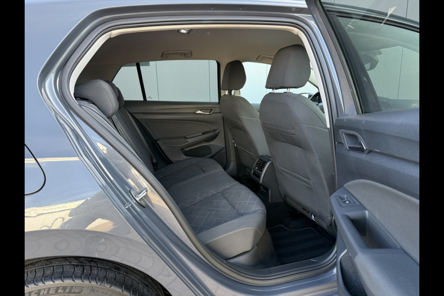 Volkswagen Golf 1.0 eTSI 110pk DSG | Acc | Navi | Camera