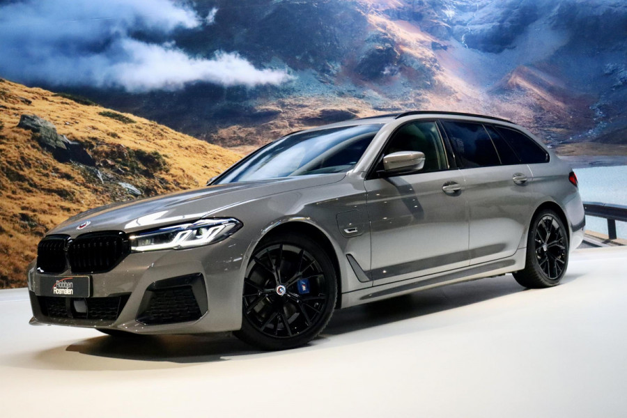 BMW 5 Serie Touring 530e High Ex M Sport|HuD|PANO|BerninaGrey