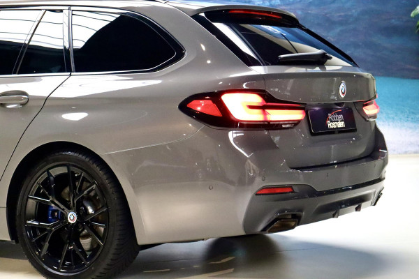 BMW 5 Serie Touring 530e High Ex M Sport|HuD|PANO|BerninaGrey
