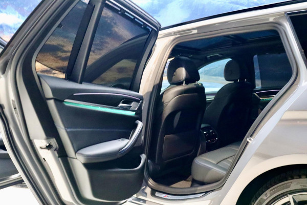 BMW 5 Serie Touring 530e High Ex M Sport|HuD|PANO|BerninaGrey