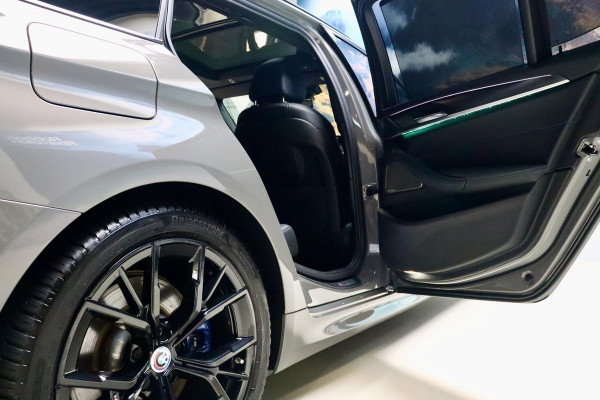 BMW 5 Serie Touring 530e High Ex M Sport|HuD|PANO|BerninaGrey