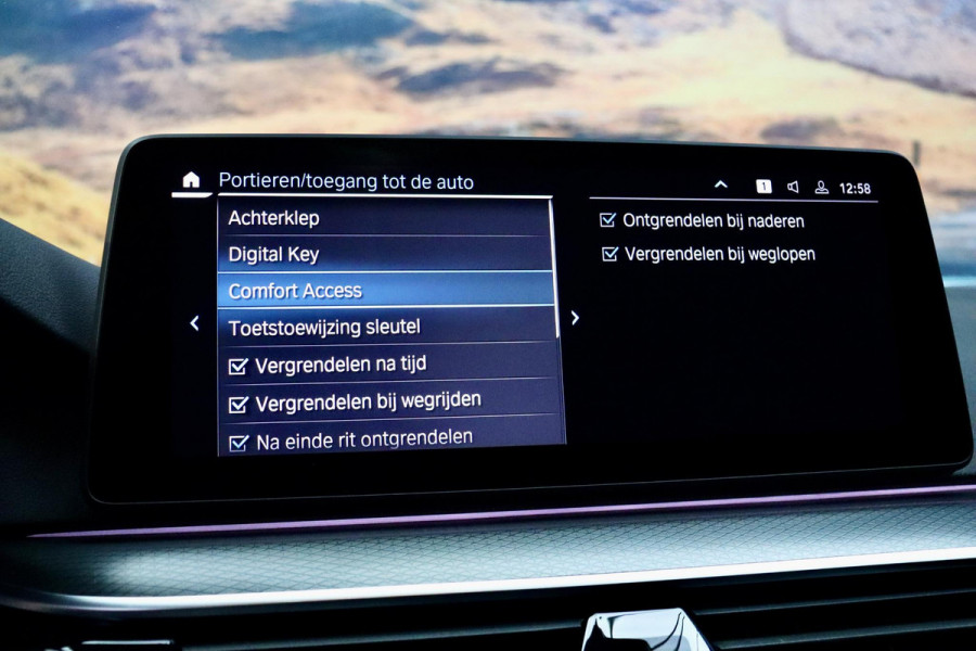 BMW 5 Serie Touring 530e High Ex M Sport|HuD|PANO|BerninaGrey