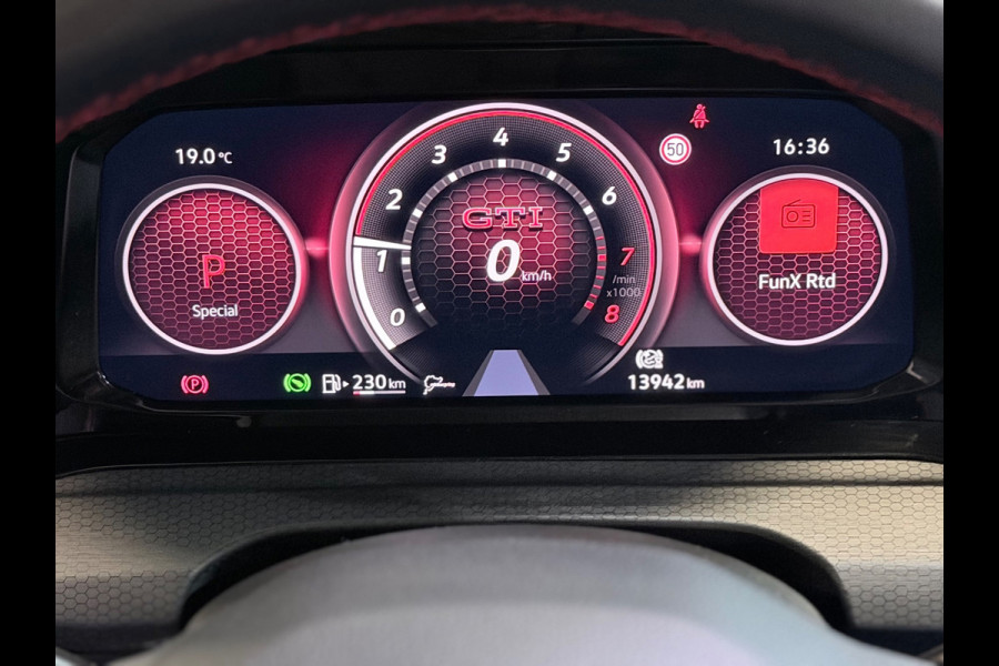 Volkswagen Golf 2.0 TSI Clubsport 45 Akra/Leer/HUD/H&K