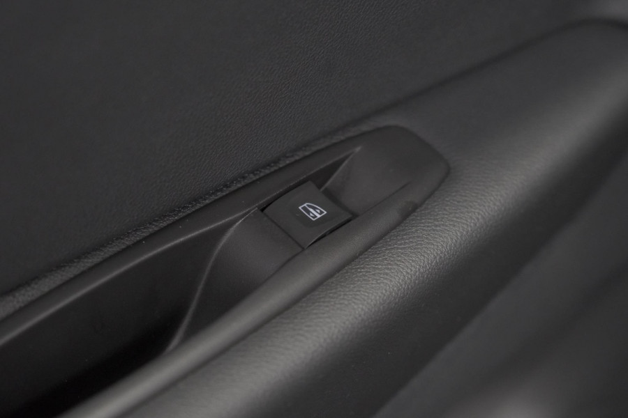 Renault Captur TCe 150 EDC Intens | Camera | Dodehoekdetectie | R-Link Navigatie | Parkeersensoren