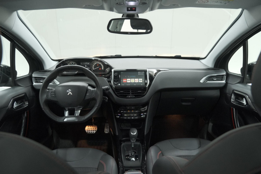 Peugeot 2008 PureTech 110 EAT6 GT Line | Trekhaak | Panoramadak | Apple Carplay | Parkeersensoren