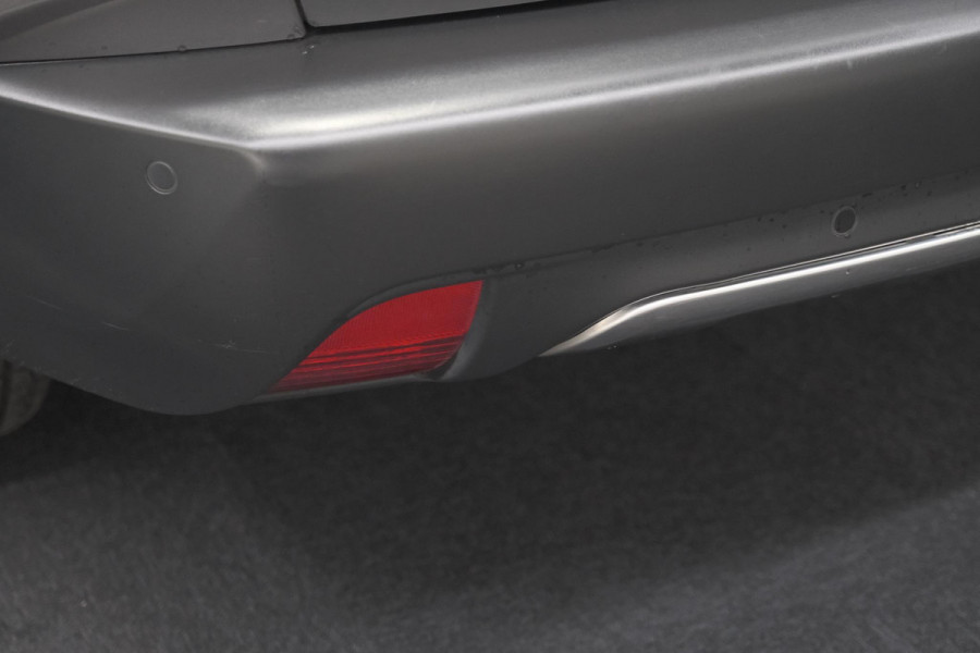 Peugeot 2008 PureTech 110 EAT6 GT Line | Trekhaak | Panoramadak | Apple Carplay | Parkeersensoren