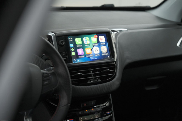 Peugeot 2008 PureTech 110 EAT6 GT Line | Trekhaak | Panoramadak | Apple Carplay | Parkeersensoren