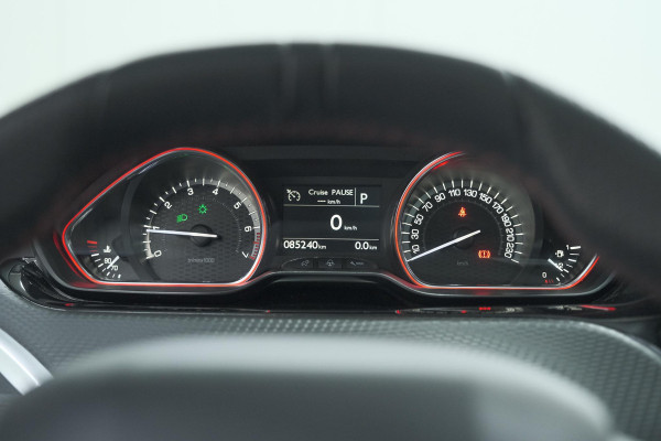 Peugeot 2008 PureTech 110 EAT6 GT Line | Trekhaak | Panoramadak | Apple Carplay | Parkeersensoren