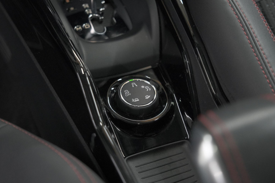 Peugeot 2008 PureTech 110 EAT6 GT Line | Trekhaak | Panoramadak | Apple Carplay | Parkeersensoren
