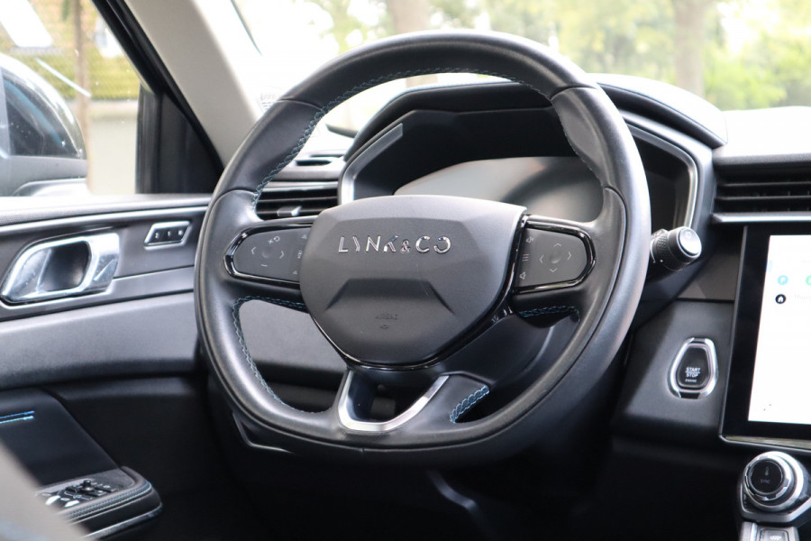 Lynk & Co 01 1.5 | Panoramadak | 360 Camera | Navi | Carplay |