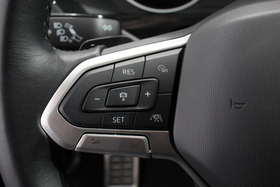 Volkswagen Tiguan 1.5 TSI DSG Active Navigatie App connect Wireless Adaptieve Cruise Control Travel Assist Parkeersensoren Camera Park Assist Stoel- en stuurverwarming Elektrische achterklep Virtual Cockpit