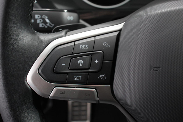 Volkswagen Tiguan 1.5 TSI DSG Active Navigatie App connect Wireless Adaptieve Cruise Control Travel Assist Parkeersensoren Camera Park Assist Stoel- en stuurverwarming Elektrische achterklep Virtual Cockpit