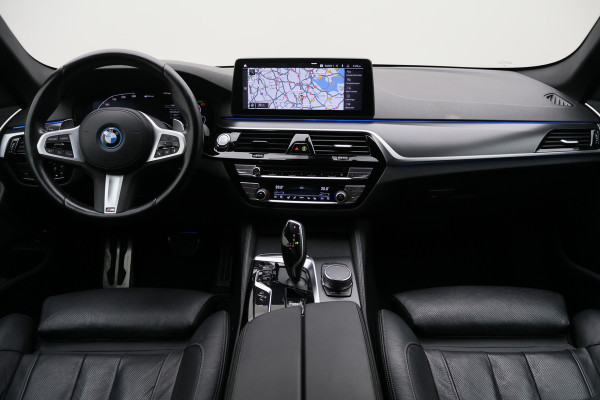 BMW 5 Serie Touring 530e M Sport Edition Leer, Soft-Close, 360° Camera, Head-Up, Stoelverwarming/ventilatie, LED, 19''