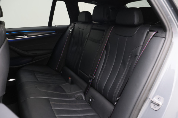 BMW 5 Serie Touring 530e M Sport Edition Leer, Soft-Close, 360° Camera, Head-Up, Stoelverwarming/ventilatie, LED, 19''