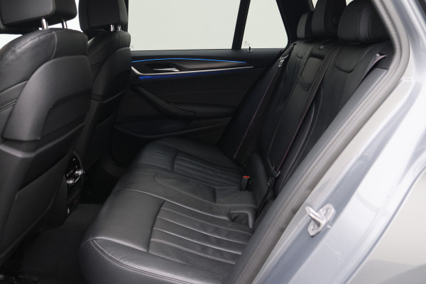BMW 5 Serie Touring 530e M Sport Edition Leer, Soft-Close, 360° Camera, Head-Up, Stoelverwarming/ventilatie, LED, 19''