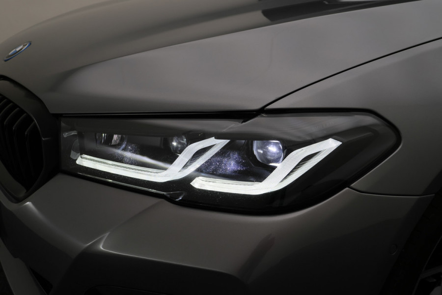 BMW 5 Serie Touring 530e M Sport Edition Leer, Soft-Close, 360° Camera, Head-Up, Stoelverwarming/ventilatie, LED, 19''