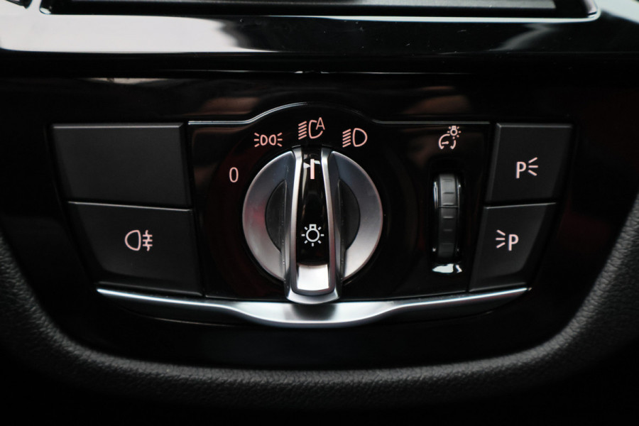 BMW 5 Serie Touring 530e M Sport Edition Leer, Soft-Close, 360° Camera, Head-Up, Stoelverwarming/ventilatie, LED, 19''