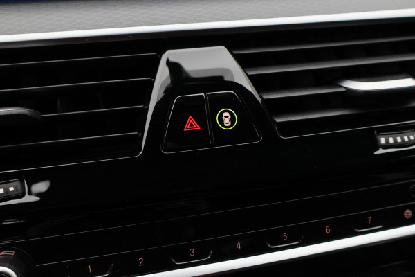 BMW 5 Serie Touring 530e M Sport Edition Leer, Soft-Close, 360° Camera, Head-Up, Stoelverwarming/ventilatie, LED, 19''