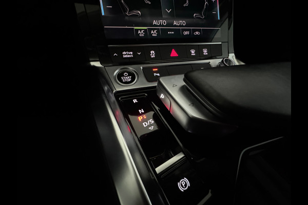 Audi e-tron 55 quattro S edition 95 kWh 96,2%|Trekhaak|Luchtvering|Lane Assist