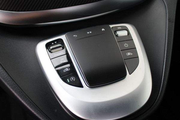 Mercedes-Benz V-Klasse 300d / DC / AMG / Panorama / Luchtvering / 2x Elec Schuifd / 360 Cam / Burmester / Vol Opties.