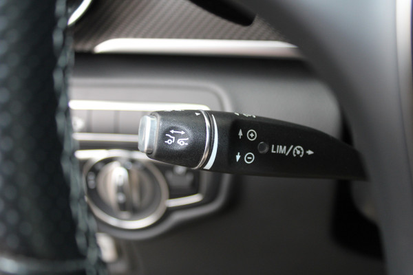 Mercedes-Benz V-Klasse 300d / DC / AMG / Panorama / Luchtvering / 2x Elec Schuifd / 360 Cam / Burmester / Vol Opties.