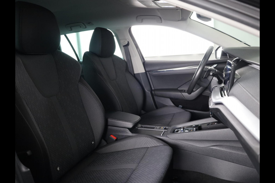 Škoda Octavia Combi 1.5 e-TSI Business Edition Plus 150pk DSG | Navigatie | Trekhaak wegklapbaar | Head-Up Display | Parkeercamera | Elektrisch verstelbare bestuurdersstoel met geheugen |