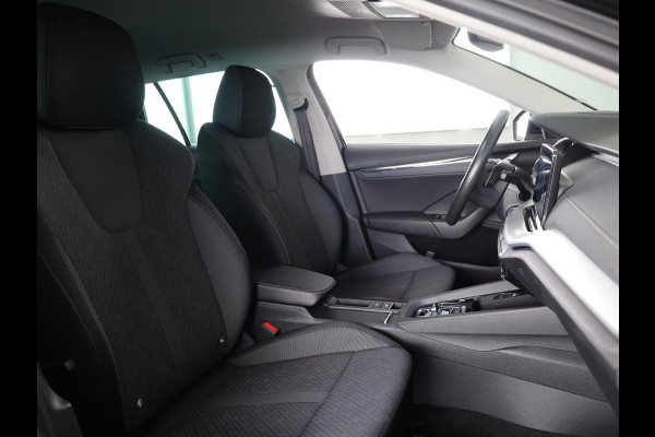 Škoda Octavia Combi 1.5 e-TSI Business Edition Plus 150pk DSG | Navigatie | Trekhaak wegklapbaar | Head-Up Display | Parkeercamera | Elektrisch verstelbare bestuurdersstoel met geheugen |