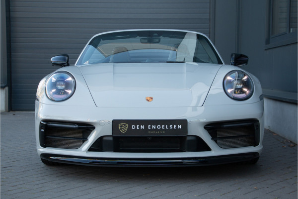 Porsche 911 Cabrio 3.0 Carrera GTS 480PK | Handgeschakeld | Keramische | NL Auto | Burmester | Lift | ACC | PDCC | 360 Camera | Exclusive Ma Approved-garantie tot 2028 | Sportuitlaat | PDLS |  Achterasbesturing | Stoelventilatie + Verwaring | Stuurverwarming | Memory | Sport-Chrono | Lane & Side Assist | N.P €263.197 | Auto Blip | Front Xpel PPF | Interieurverlichting | 18-voudige Sportstoelen | Apple & Android Carplay.