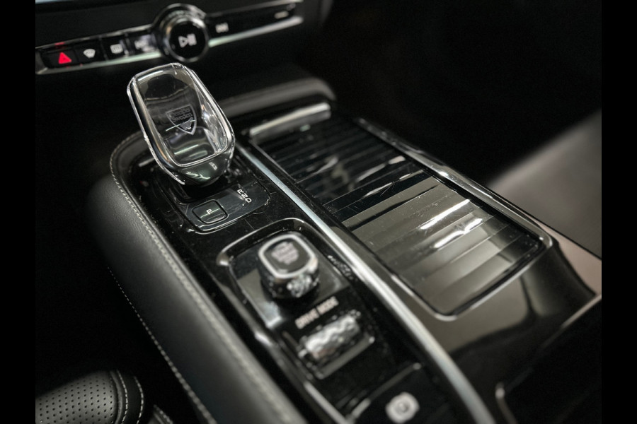Volvo V60 2.0 T6 Recharge AWD R-Design | Elektr. trekhaak | Pano | 360° Camera |Massage | Stoelventilatie | CarPlay | Adaptive LED