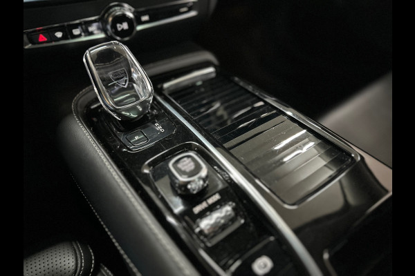 Volvo V60 2.0 T6 Recharge AWD R-Design | Elektr. trekhaak | Pano | 360° Camera |Massage | Stoelventilatie | CarPlay | Adaptive LED