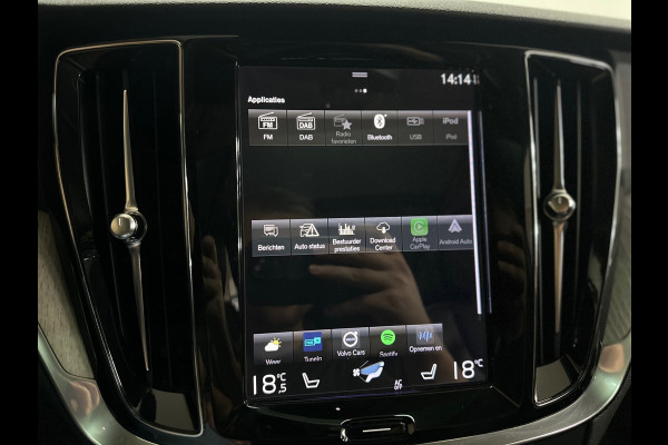 Volvo V60 2.0 T6 Recharge AWD R-Design | Elektr. trekhaak | Pano | 360° Camera |Massage | Stoelventilatie | CarPlay | Adaptive LED