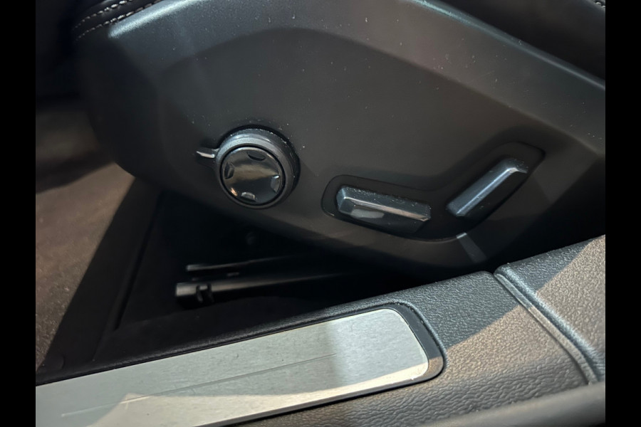 Volvo V60 2.0 T6 Recharge AWD R-Design | Elektr. trekhaak | Pano | 360° Camera |Massage | Stoelventilatie | CarPlay | Adaptive LED