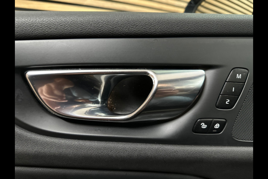 Volvo V60 2.0 T6 Recharge AWD R-Design | Elektr. trekhaak | Pano | 360° Camera |Massage | Stoelventilatie | CarPlay | Adaptive LED