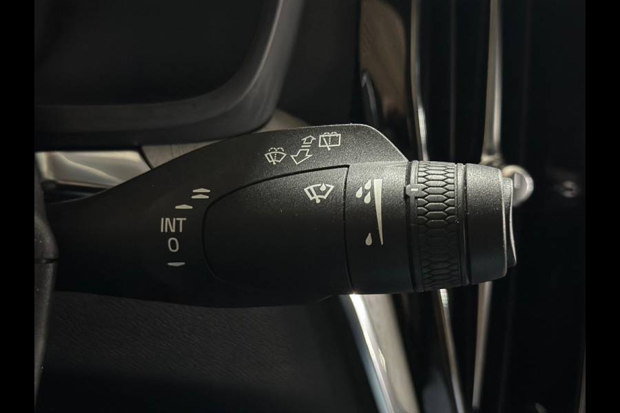 Volvo V60 2.0 T6 Recharge AWD R-Design | Elektr. trekhaak | Pano | 360° Camera |Massage | Stoelventilatie | CarPlay | Adaptive LED