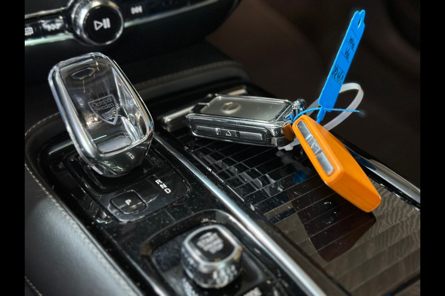 Volvo V60 2.0 T6 Recharge AWD R-Design | Elektr. trekhaak | Pano | 360° Camera |Massage | Stoelventilatie | CarPlay | Adaptive LED