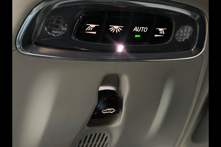 Volvo V60 2.0 T6 Recharge AWD R-Design | Elektr. trekhaak | Pano | 360° Camera |Massage | Stoelventilatie | CarPlay | Adaptive LED