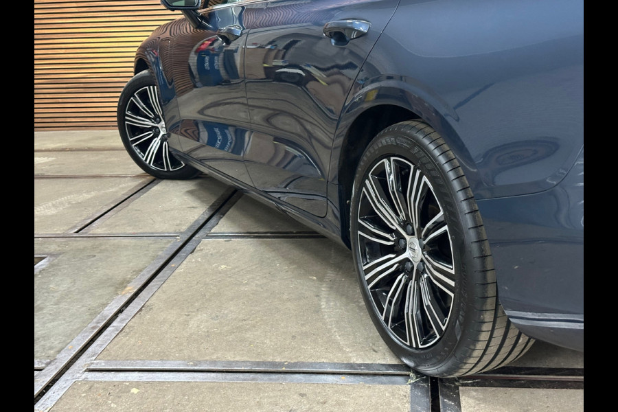 Volvo V60 2.0 T6 Recharge AWD R-Design | Elektr. trekhaak | Pano | 360° Camera |Massage | Stoelventilatie | CarPlay | Adaptive LED