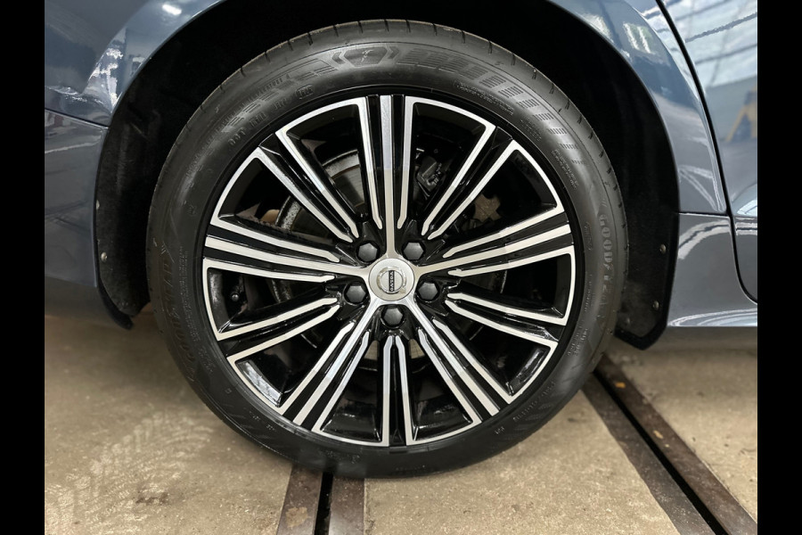 Volvo V60 2.0 T6 Recharge AWD R-Design | Elektr. trekhaak | Pano | 360° Camera |Massage | Stoelventilatie | CarPlay | Adaptive LED