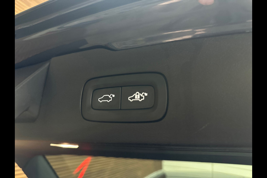 Volvo V60 2.0 T6 Recharge AWD R-Design | Elektr. trekhaak | Pano | 360° Camera |Massage | Stoelventilatie | CarPlay | Adaptive LED