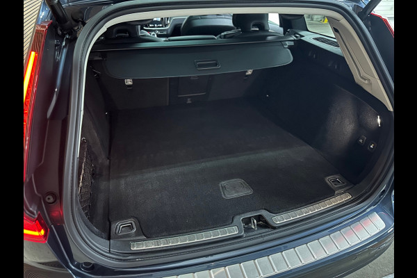Volvo V60 2.0 T6 Recharge AWD R-Design | Elektr. trekhaak | Pano | 360° Camera |Massage | Stoelventilatie | CarPlay | Adaptive LED